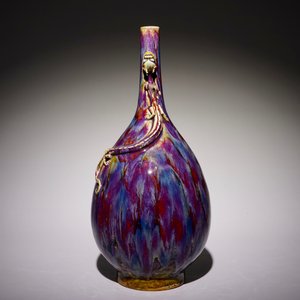 Un vase de forme bouteille en porcelaine de Chine monochrome flambé, 19ème — photo 4