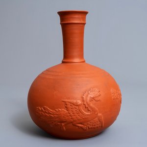 Un vase de forme bouteille en terre cuite de style Yixing, poss. Delft, 18ème — photo 2