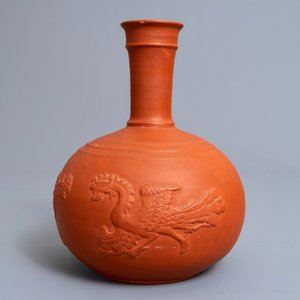 Un vase de forme bouteille en terre cuite de style Yixing, poss. Delft, 18ème — photo 4