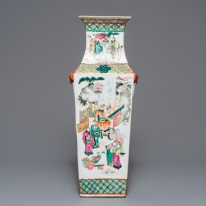 Un vase de forme carré en porcelaine de Chine famille rose, 19ème — photo 4
