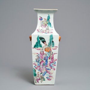 Un vase de forme carré en porcelaine de Chine famille rose, 19ème — photo 2