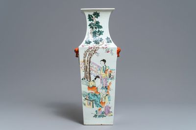 Un vase de forme carré en porcelaine de Chine qianjiang cai, 19/20ème