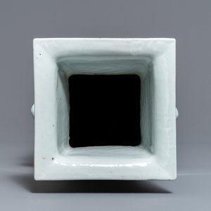 Un vase de forme carré en porcelaine de Chine qianjiang cai, 19/20ème — photo 5