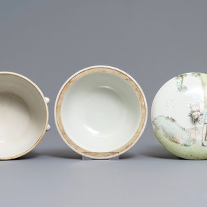 Un vase de forme carré et une terrine couverte en porcelaine de Chine qianjiang cai, 19/20ème — photo 13