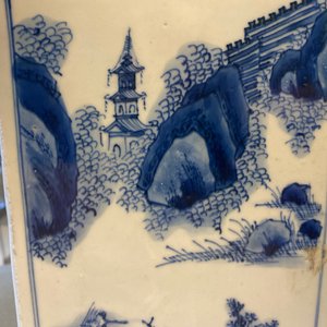 Un vase de forme carrée en porcelaine de Chine en bleu et blanc, marque et époque de Kangxi — photo 54