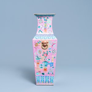 Un vase de forme carrée en porcelaine de Chine famille rose, 19ème — photo 2