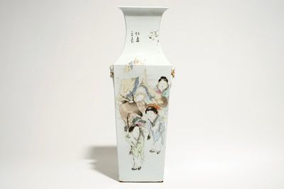 Un vase de forme carrée en porcelaine de Chine qianjiang cai signé Ma Qing Yun, 19/20ème