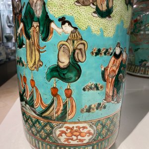 Un vase de forme cylindrique en porcelaine de Chine famille verte à fond turquoise, 19ème — photo 22