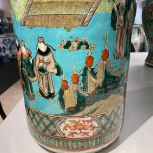 Un vase de forme cylindrique en porcelaine de Chine famille verte à fond turquoise, 19ème — photo 28