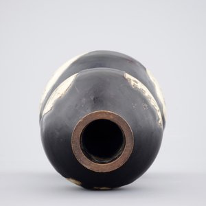 Un vase de forme double gourde de type cizhou, Chine, Yuan ou Ming — photo 4