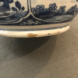 Un vase de forme double gourde en faïence de Delft bleu et blanc, début du 18ème — photo 12