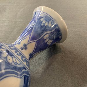 Un vase de forme double gourde en faïence de Delft en bleu et blanc à décor de chinoiserie, fin du 17ème — photo 16