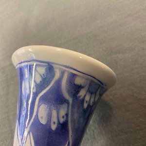 Un vase de forme double gourde en faïence de Delft en bleu et blanc à décor de chinoiserie, fin du 17ème — photo 8