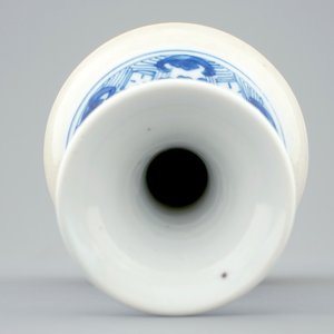 Un vase de forme double gourde en porcelaine de Chine bleu, blanc et café au lait, anc. coll. Auguste le Fort, Kangxi — photo 6