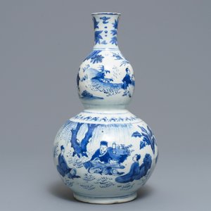 Un vase de forme double gourde en porcelaine de Chine bleu et blanc, Transition — photo 2
