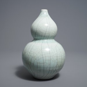 Un vase de forme double gourde en porcelaine de Chine de type ge, 19/20ème — photo 2