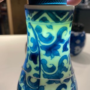 Un vase de forme double gourde en porcelaine de Chine en bleu et blanc, Kangxi — photo 17
