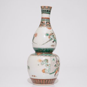 Un vase de forme double gourde en porcelaine de Chine famille verte, marque de Kangxi, 19ème — photo 2