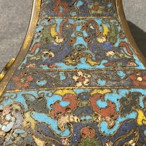 Un vase de forme 'fanghu' en émaux cloisonnés, Chine, Wanli — photo 16