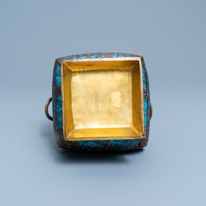 Un vase de forme 'fanghu' en émaux cloisonnés, Chine, Wanli — photo 7