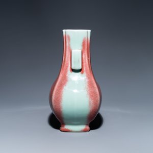 Un vase de forme 'fanghu' en porcelaine de Chine à émail flambé, marque de Qianlong, 20ème — photo 4