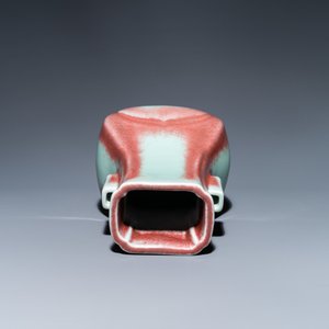 Un vase de forme 'fanghu' en porcelaine de Chine à émail flambé, marque de Qianlong, 20ème — photo 5