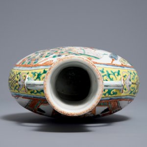 Un vase de forme gourde en porcelaine de Chine famille verte, marque de Xuande, 19ème — photo 5