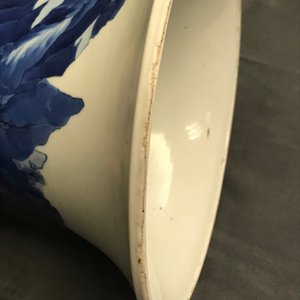 Un vase de forme 'gu' en porcelaine de Chine bleu et blanc, marque et époque de Kangxi — photo 22