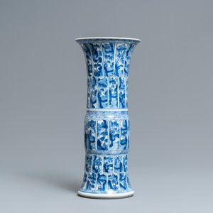 Un vase de forme gu en porcelaine de Chine en bleu et blanc, Kangxi — photo 3