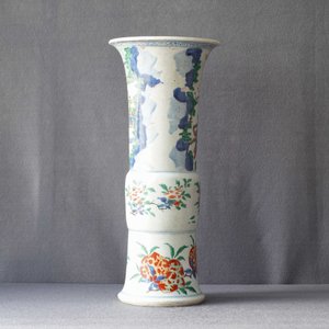 Un vase de forme gu en porcelaine de Chine wucai, Shunzhi — photo 12