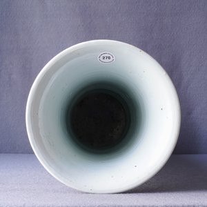 Un vase de forme gu en porcelaine de Chine wucai, Shunzhi — photo 13