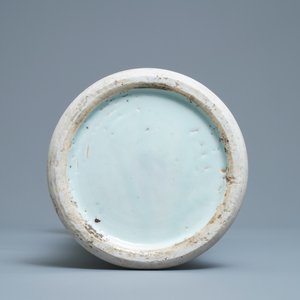 Un vase de forme gu en porcelaine de Chine wucai, Shunzhi — photo 6