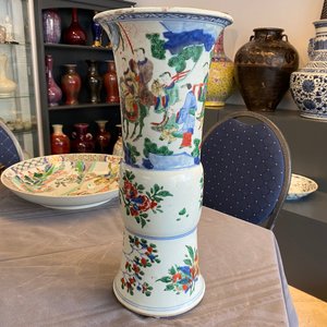Un vase de forme 'gu' en porcelaine de Chine wucai, Shunzhi — photo 11