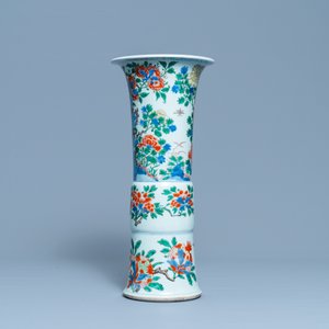 Un vase de forme 'gu' en porcelaine de Chine wucai, Shunzhi — photo 3