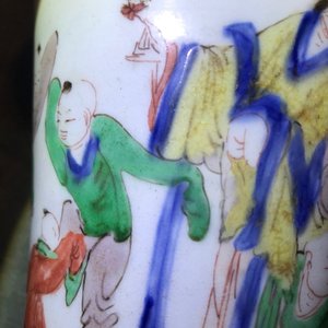 Un vase de forme gu en porcelaine de Chine wucai, Shunzhi, époque Transition — photo 12