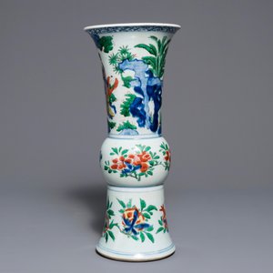Un vase de forme gu en porcelaine de Chine wucai, Shunzhi, époque Transition — photo 2