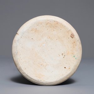 Un vase de forme gu en porcelaine de Chine wucai, Shunzhi, époque Transition — photo 5