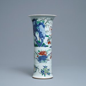 Un vase de forme gu en porcelaine de Chine wucai, Shunzhi — photo 2