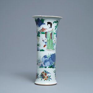 Un vase de forme gu en porcelaine de Chine wucai, Shunzhi — photo 4