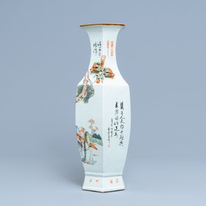 Un vase de forme hexagonale en porcelaine de Chine qianjiang cai, 19/20ème — photo 4