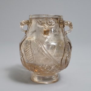 Un vase de forme hu en cristal de rocher sculpté, Chine, 18/19ème — photo 3