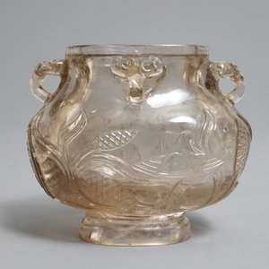 Un vase de forme hu en cristal de rocher sculpté, Chine, 18/19ème — photo 4