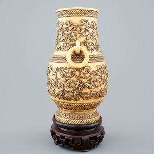 Un vase de forme hu en ivoire sculpté, Chine, 19ème — photo 3
