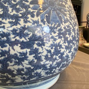 Un vase de forme hu en porcelaine de Chine en bleu et blanc, 19ème — photo 15