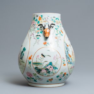 Un vase de forme hu en porcelaine de Chine famille rose à décor d'immortels, marque de Qianlong, 19ème — photo 3