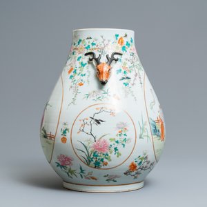Un vase de forme hu en porcelaine de Chine famille rose à décor d'immortels, marque de Qianlong, 19ème — photo 5