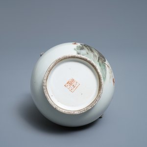 Un vase de forme hu en porcelaine de Chine, signé Cheng Yiting (1885-1948), daté 1936 — photo 5
