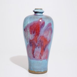 Un vase de forme meiping de type junyao à tâche pourpre, Chine, 20ème — photo 1