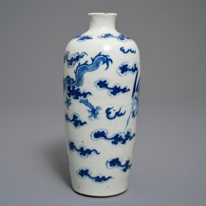 Un vase de forme meiping en porcelaine de Chine 'Bleu de Hue' pour le Vietnam, 19ème — photo 2