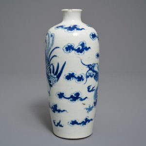 Un vase de forme meiping en porcelaine de Chine 'Bleu de Hue' pour le Vietnam, 19ème — photo 4
